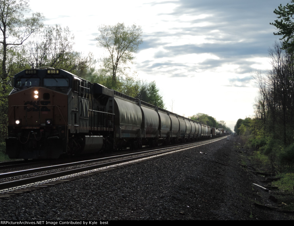 CSX 888 on Q627